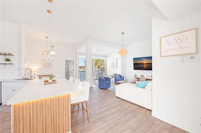 2711 Citrus Lake DR # F305, Naples, FL 34109