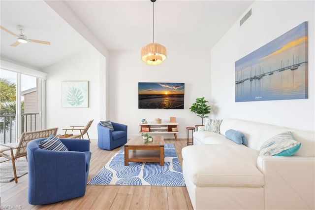 2711 Citrus Lake DR # F305, Naples, FL 34109