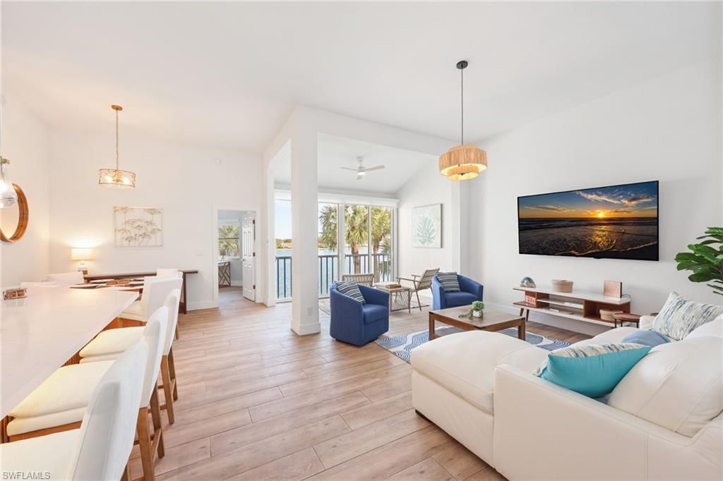 2711 Citrus Lake DR # F305, Naples, FL 34109