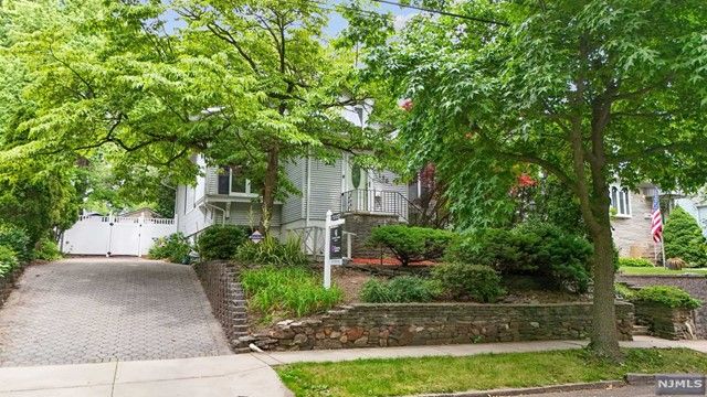 156 Hobart Street, Ridgefield Park, NJ 07660