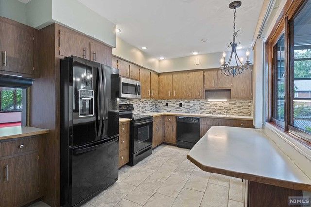 156 Hobart Street, Ridgefield Park, NJ 07660