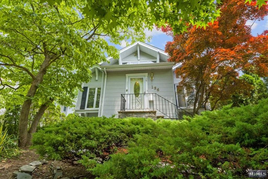 156 Hobart Street, Ridgefield Park, NJ 07660