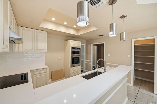 8914 SHADY HLS, San Antonio, TX 78254