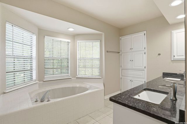 8914 SHADY HLS, San Antonio, TX 78254