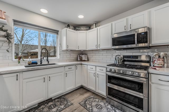 2033 N BUNTING LN, Post Falls, ID 83854