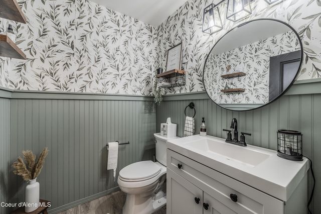 2033 N BUNTING LN, Post Falls, ID 83854