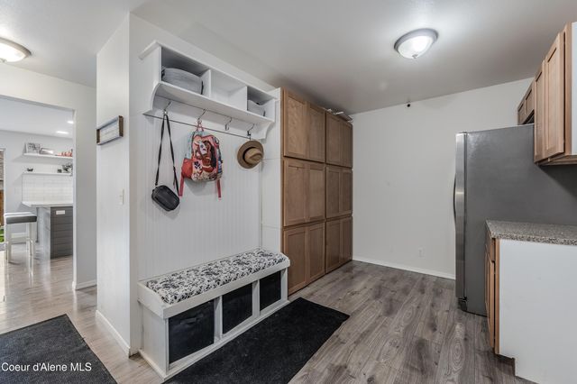 2033 N BUNTING LN, Post Falls, ID 83854