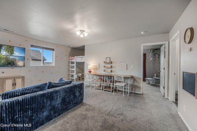 2033 N BUNTING LN, Post Falls, ID 83854