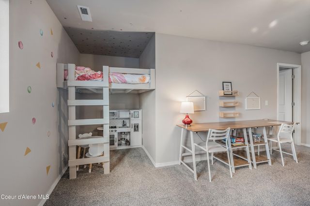 2033 N BUNTING LN, Post Falls, ID 83854