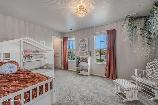 2033 N BUNTING LN, Post Falls, ID 83854