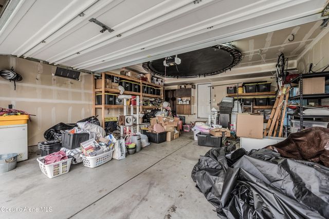 2033 N BUNTING LN, Post Falls, ID 83854