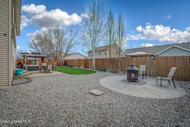 2033 N BUNTING LN, Post Falls, ID 83854