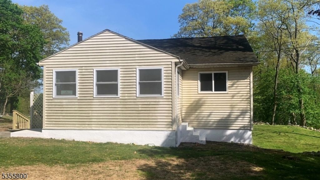 315 Tulsa Trl, Hopatcong Boro, NJ 07843