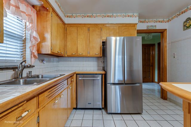 9055 S Luella Avenue, Chicago, IL 60617