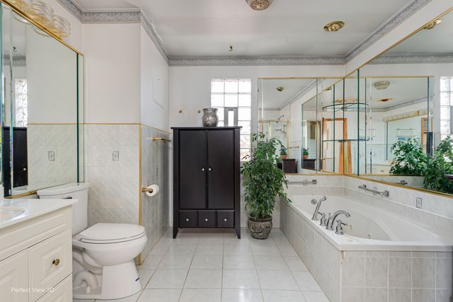 9055 S Luella Avenue, Chicago, IL 60617