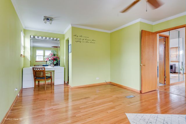 9055 S Luella Avenue, Chicago, IL 60617