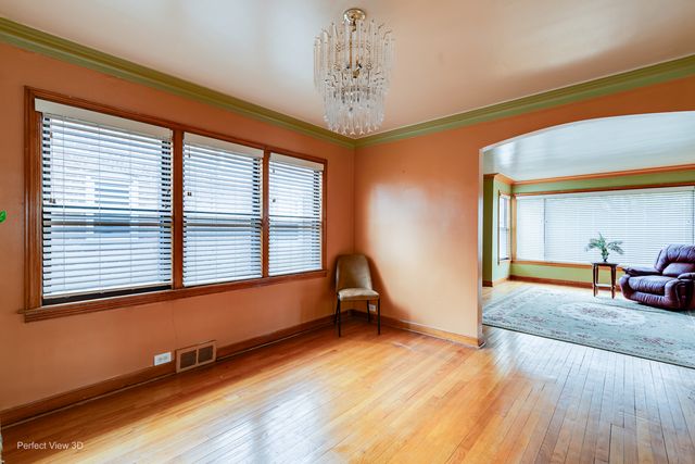 9055 S Luella Avenue, Chicago, IL 60617