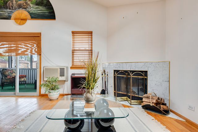 9055 S Luella Avenue, Chicago, IL 60617