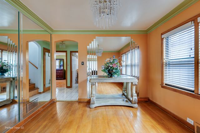 9055 S Luella Avenue, Chicago, IL 60617