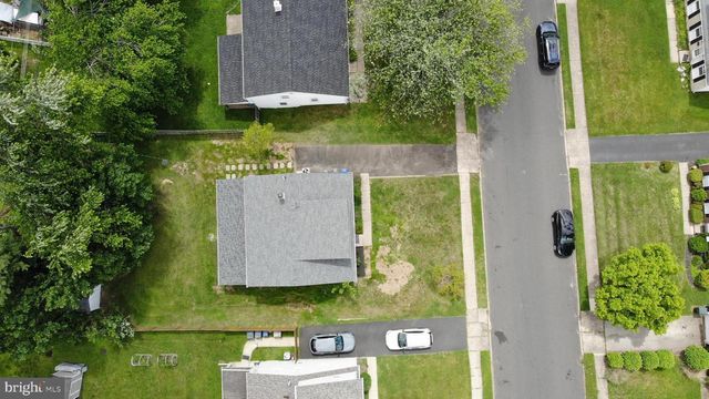 2921 SENAK RD, Abington, PA 19001