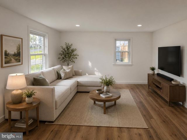 2921 SENAK RD, Abington, PA 19001