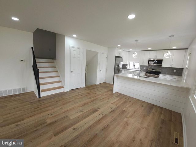 2921 SENAK RD, Abington, PA 19001