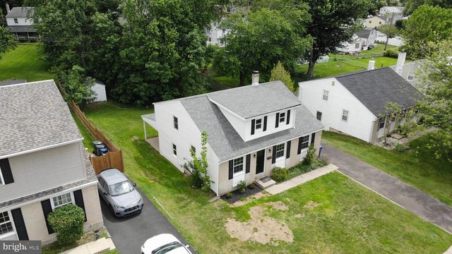 2921 SENAK RD, Abington, PA 19001