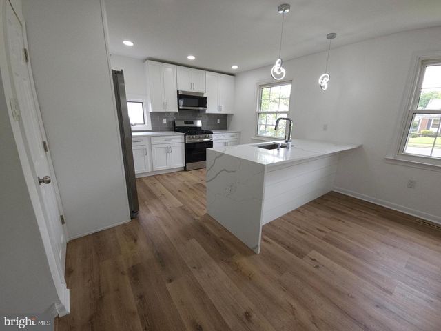 2921 SENAK RD, Abington, PA 19001