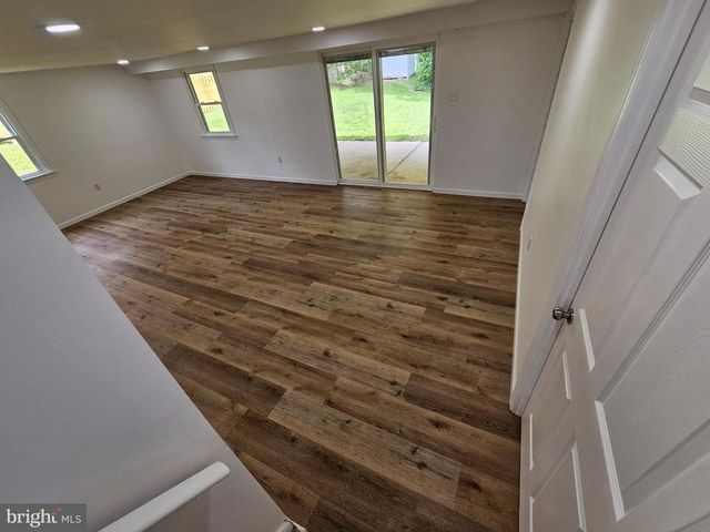 2921 SENAK RD, Abington, PA 19001