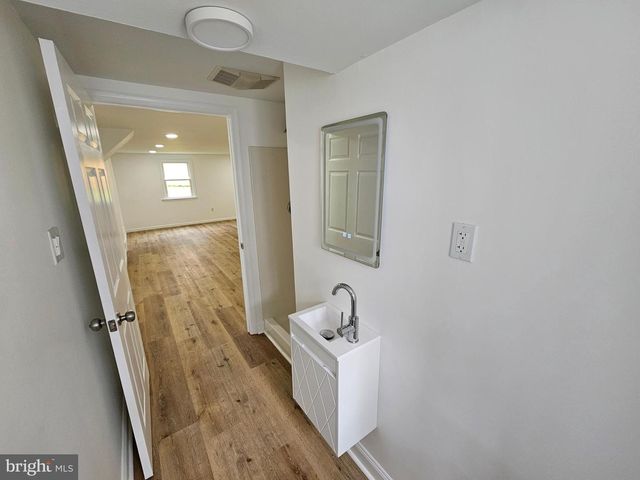 2921 SENAK RD, Abington, PA 19001