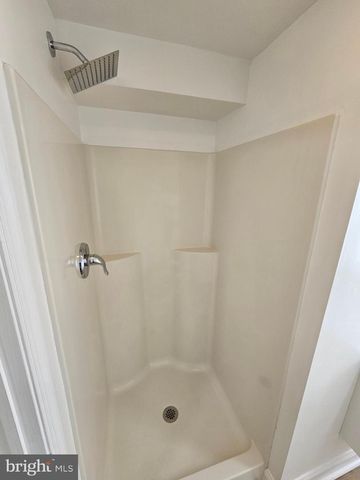 2921 SENAK RD, Abington, PA 19001
