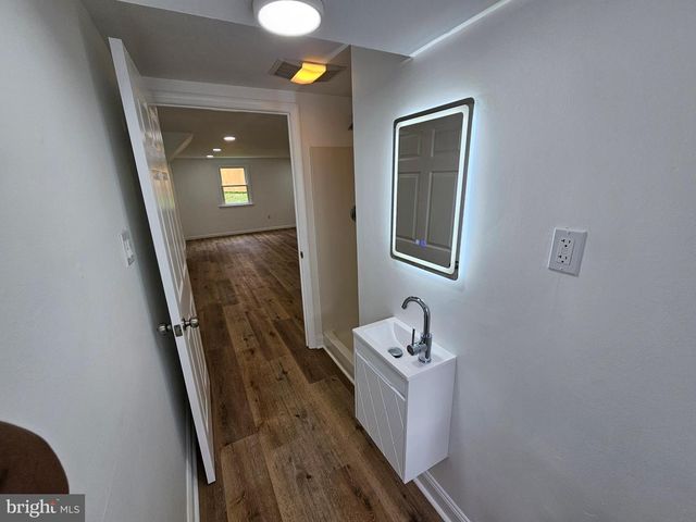 2921 SENAK RD, Abington, PA 19001