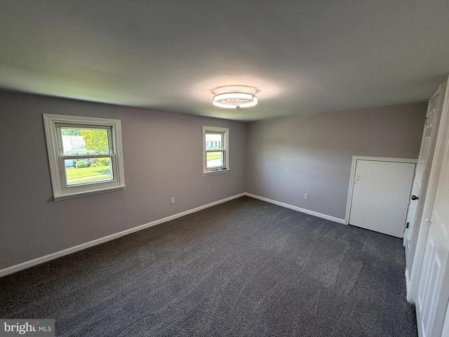 2921 SENAK RD, Abington, PA 19001