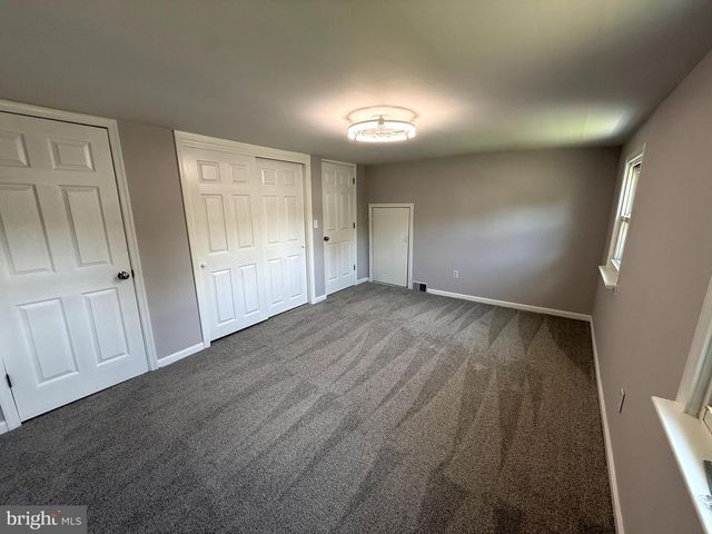 2921 SENAK RD, Abington, PA 19001