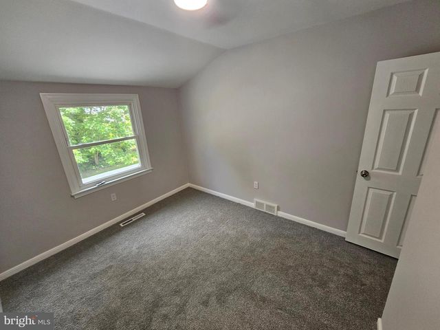 2921 SENAK RD, Abington, PA 19001