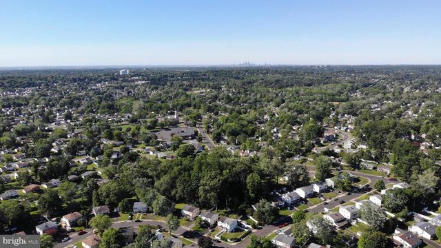 2921 SENAK RD, Abington, PA 19001