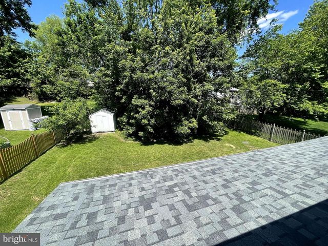 2921 SENAK RD, Abington, PA 19001