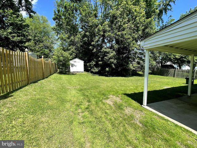 2921 SENAK RD, Abington, PA 19001