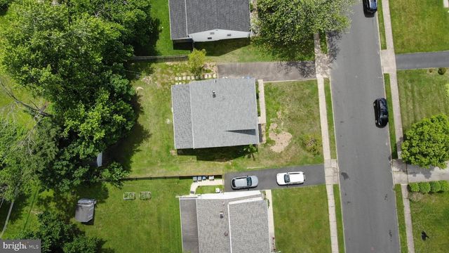2921 SENAK RD, Abington, PA 19001