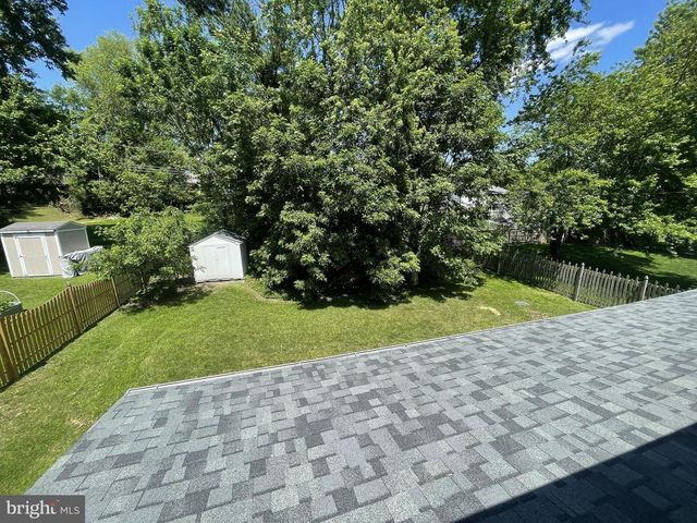 2921 SENAK RD, Abington, PA 19001