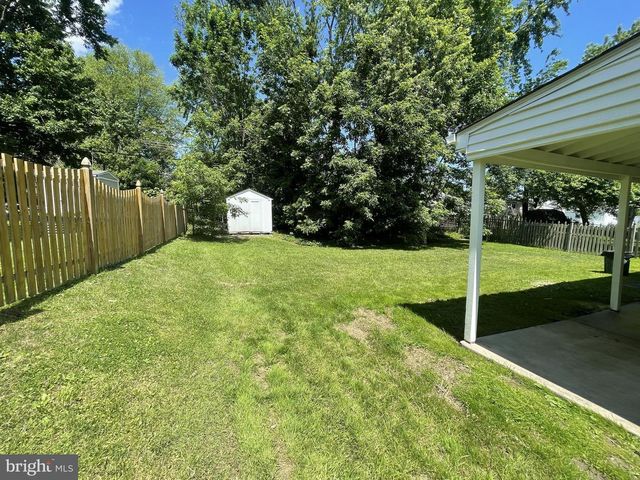 2921 SENAK RD, Abington, PA 19001