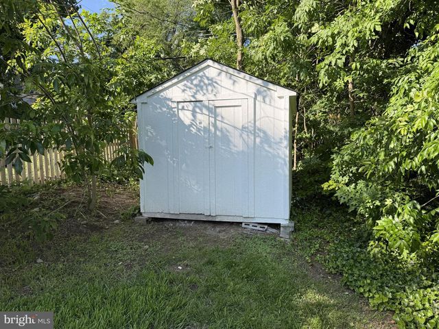2921 SENAK RD, Abington, PA 19001