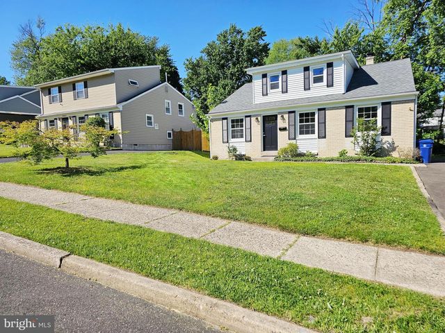 2921 SENAK RD, Abington, PA 19001
