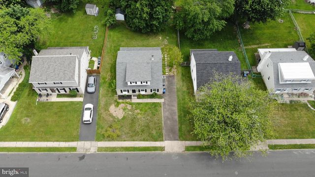 2921 SENAK RD, Abington, PA 19001