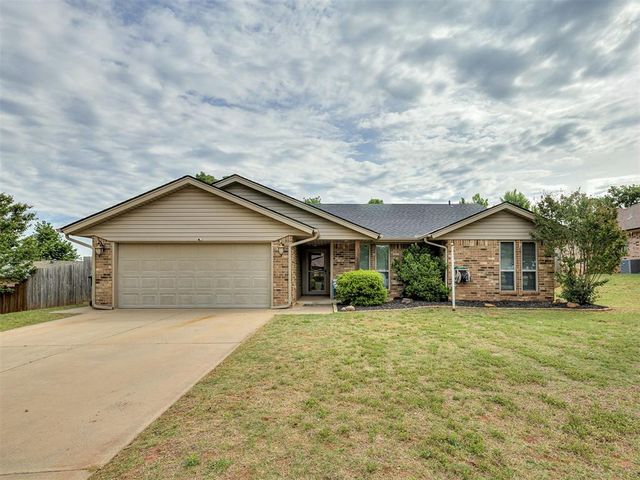 712 N Edgewood Terrace, Mustang, OK 73064