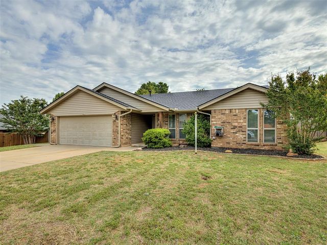 712 N Edgewood Terrace, Mustang, OK 73064