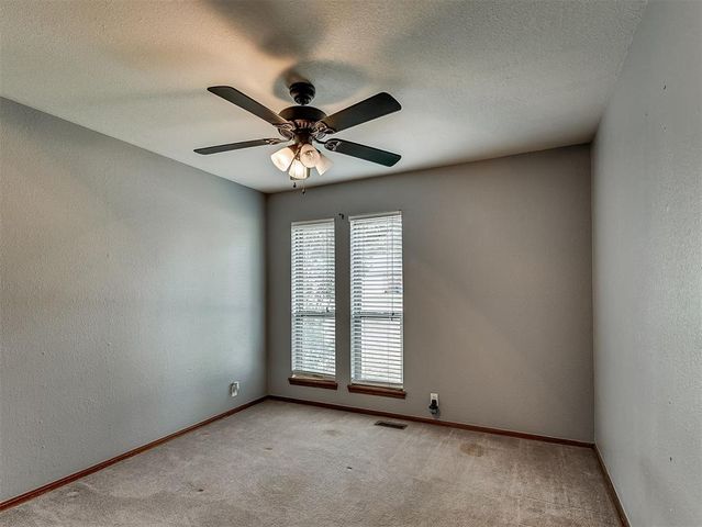 712 N Edgewood Terrace, Mustang, OK 73064