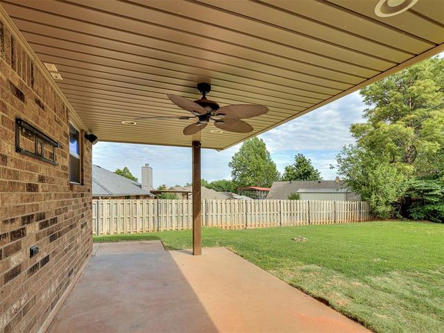 712 N Edgewood Terrace, Mustang, OK 73064