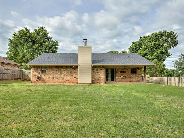 712 N Edgewood Terrace, Mustang, OK 73064