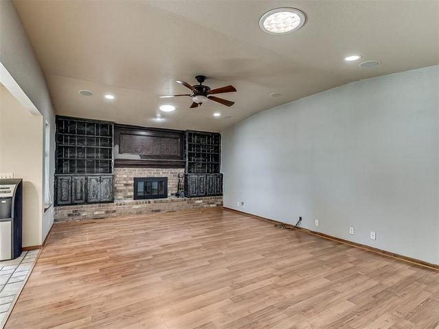 712 N Edgewood Terrace, Mustang, OK 73064